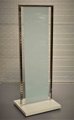 ESITTELYTELINE rekki sumulasilla