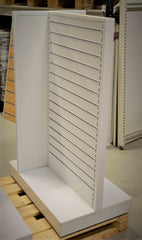 ESITTELYTELINE rekki urapaneelilla