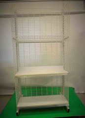 Myymälähylly verkkotaustoilla