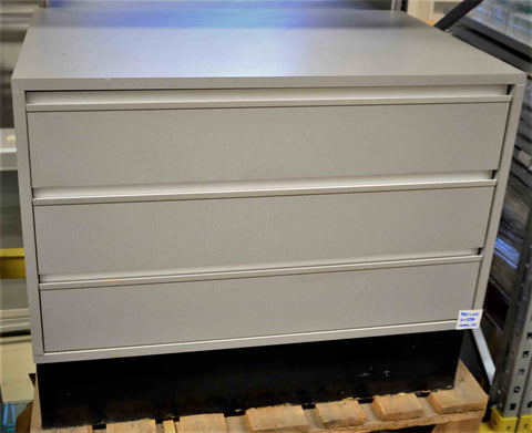 Myyntipöytä/ alakaappi vetolaatikoilla