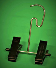 Pariripustin nipistimillä