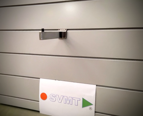 Suora ESITTELYKANNATIN paneeliin 300mm, kromattu